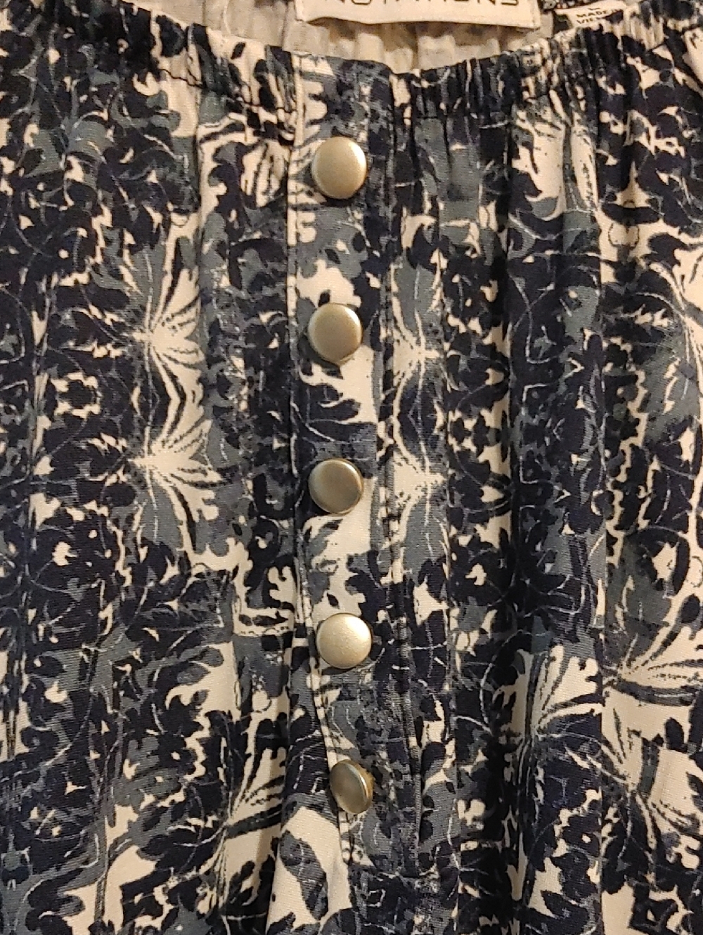 Notations Navy and White Floral Button-Pleat Peasant Blouse Women's Size Large - Picture 3 of 6